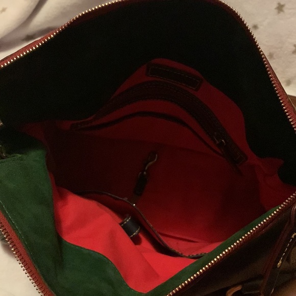 Dooney & Bourke tote very few flaws great condition - Picture 4 of 4